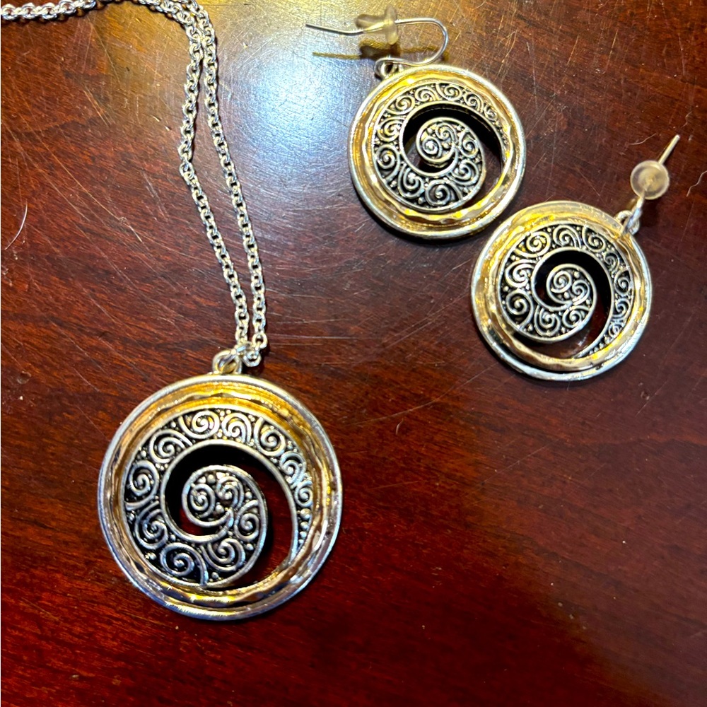 Silver and gold necklace